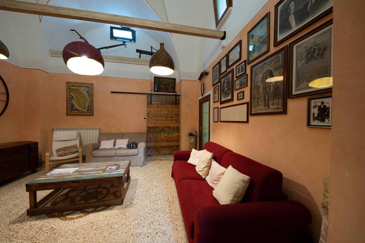 B&B Palazzo La Traja Ґальяно-дель-Капо Екстер'єр фото