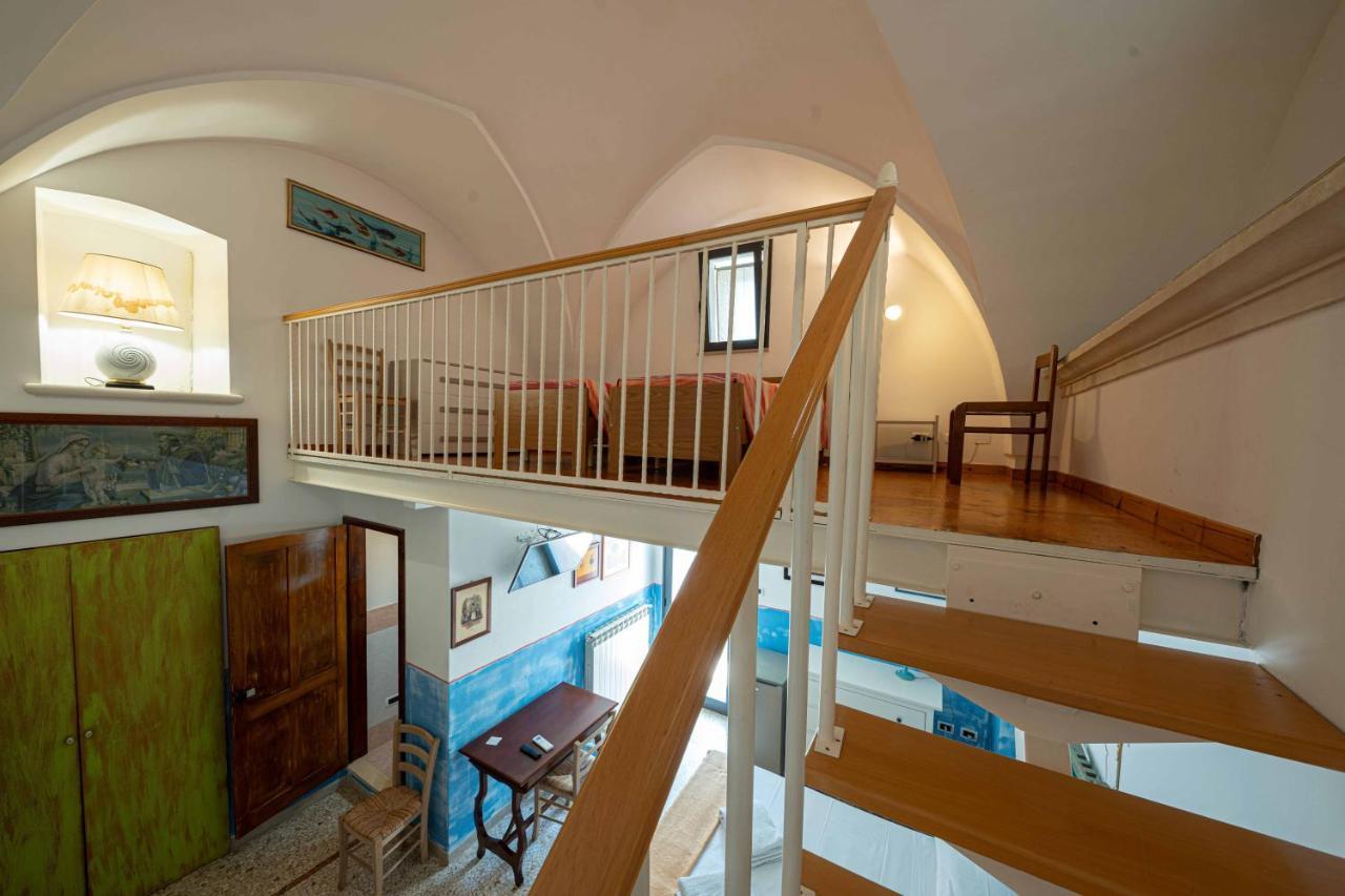 B&B Palazzo La Traja Ґальяно-дель-Капо Екстер'єр фото