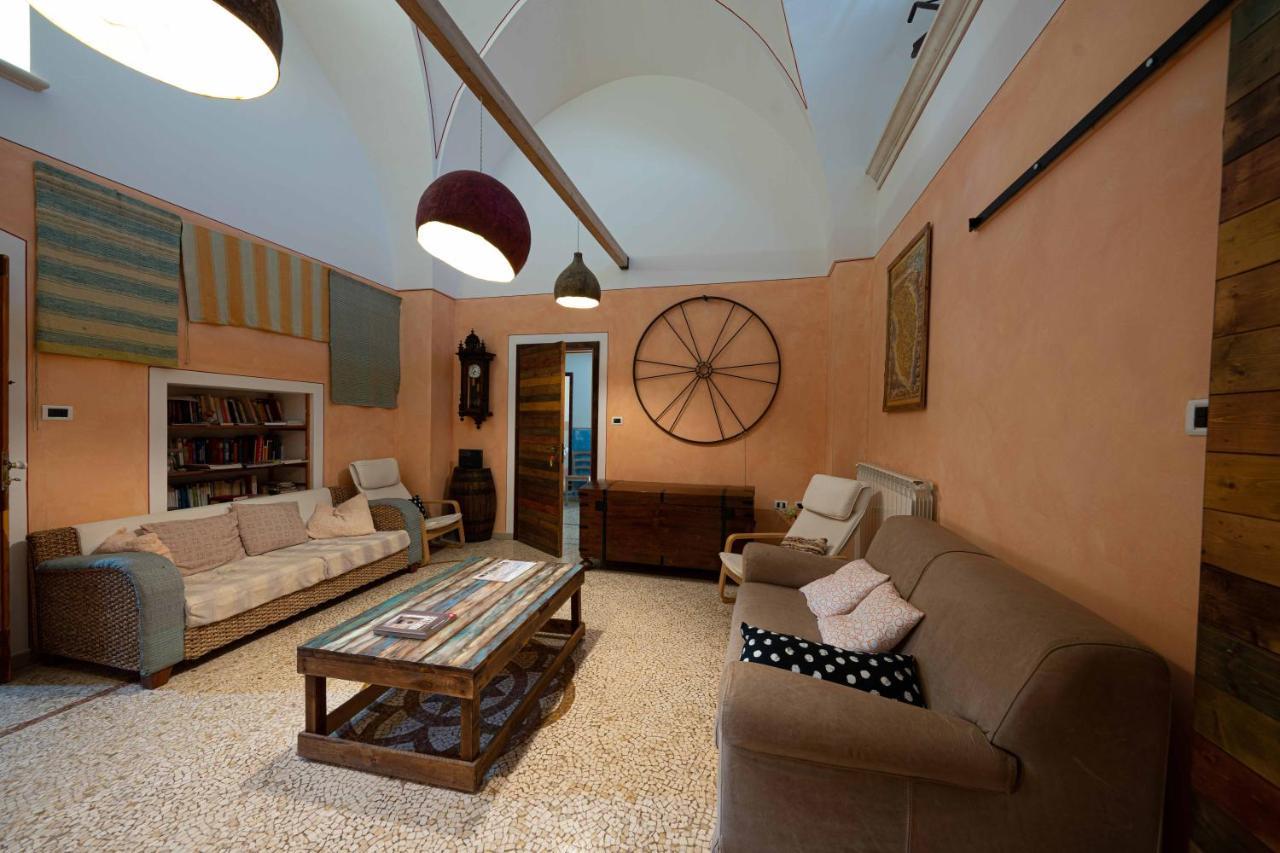 B&B Palazzo La Traja Ґальяно-дель-Капо Екстер'єр фото