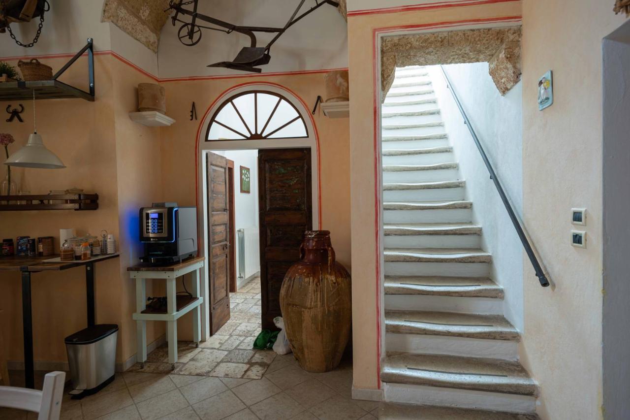 B&B Palazzo La Traja Ґальяно-дель-Капо Екстер'єр фото